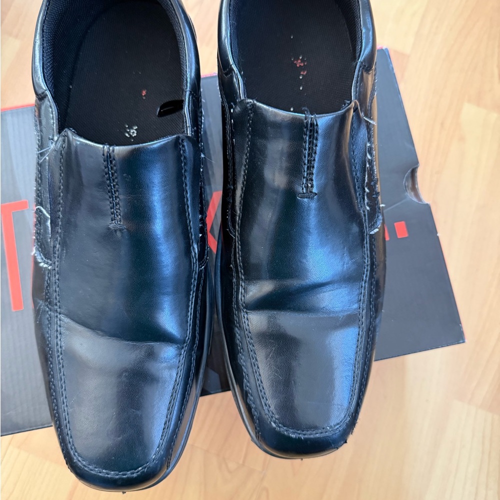 Deer Stags Black Leather Slip-On Loafers